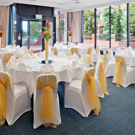 Holiday Inn Runcorn M56 Junction 12 By Ihg Exterior foto